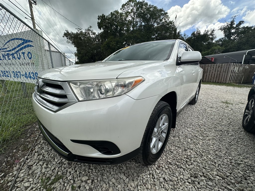 2013 Toyota Highlander for sale in Gainesville FL 32609 by Veneauto Cars